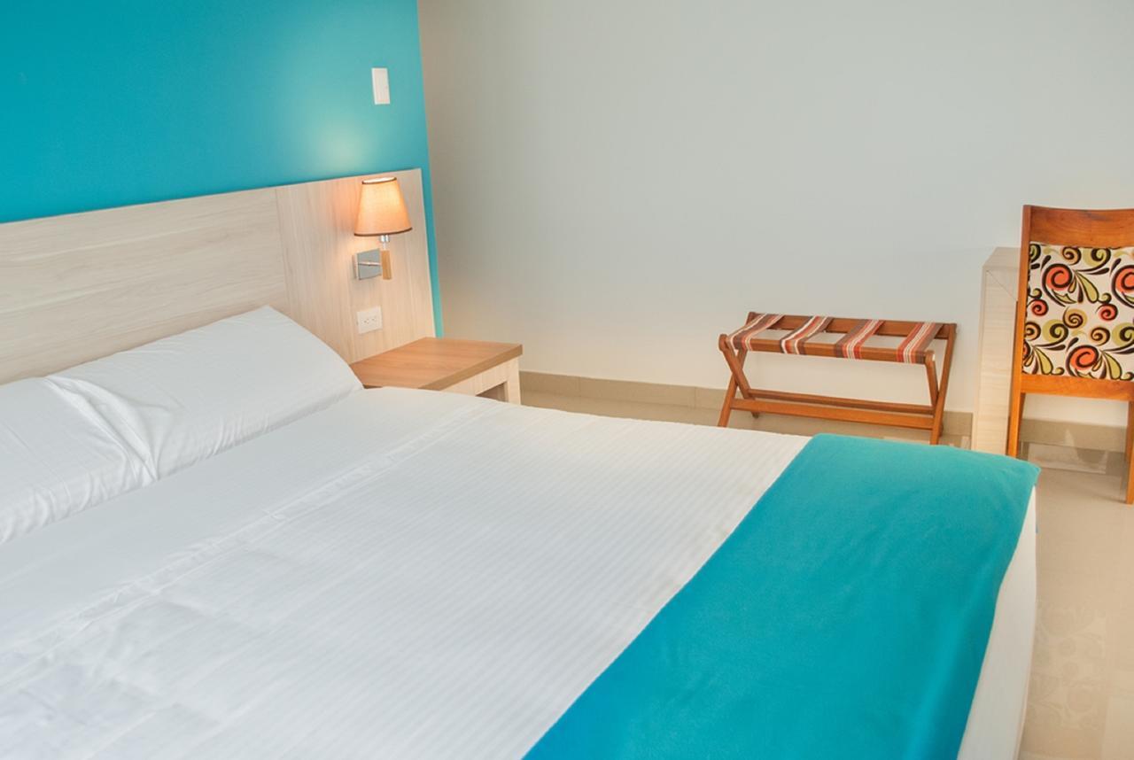 Hotel - Centro Comercial Punta Del Mar Salinas (Santa Elena) Habitación foto